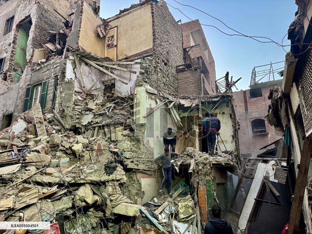 8 Killed in Building Collapse in Egypt - Giza