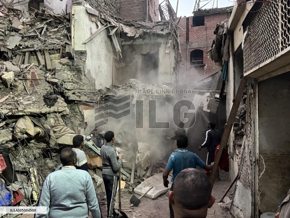8 Killed in Building Collapse in Egypt - Giza