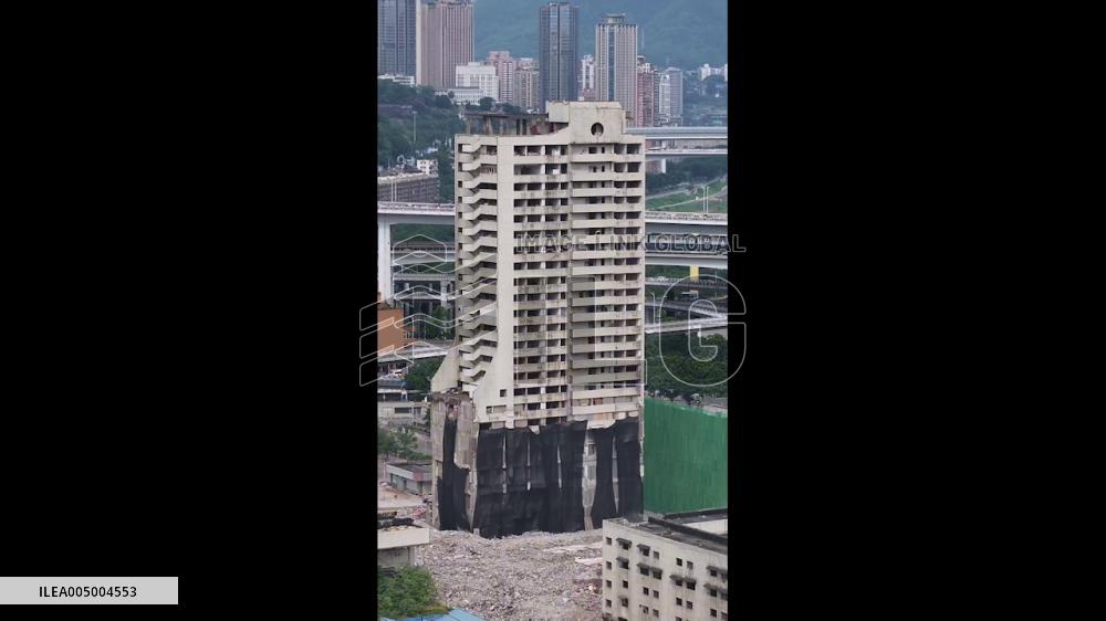 China: 25-Story Hotel Toppled in Controlled Blast in Chongqing