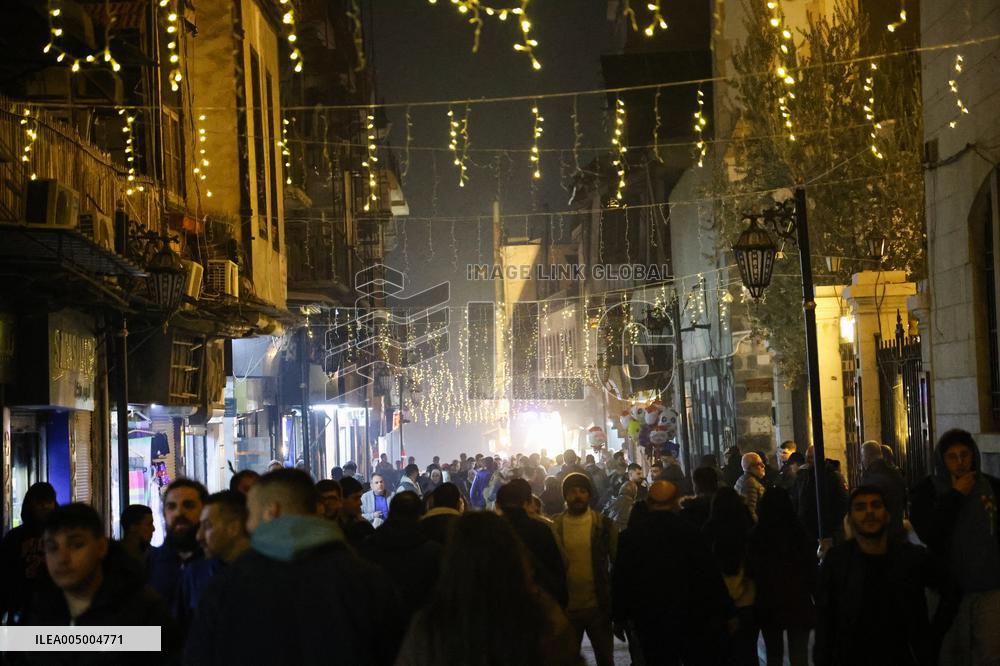 Festive Atmosphere on Christmas Eve in Syria - Damascus