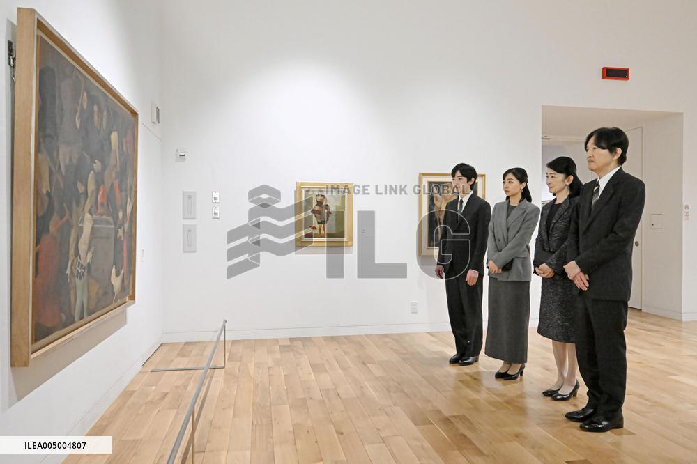 Crown prince's family at art museum in Tokyo