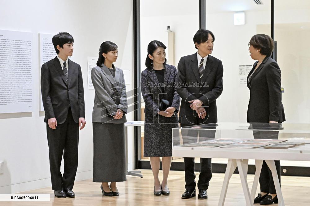 Crown prince's family at art museum in Tokyo