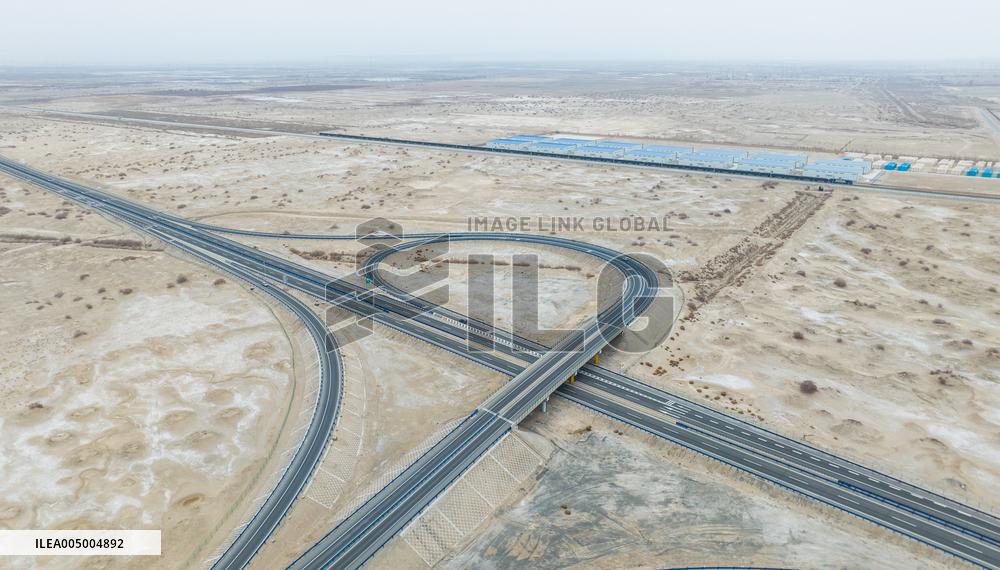 Urumqi-Yuli Expressway