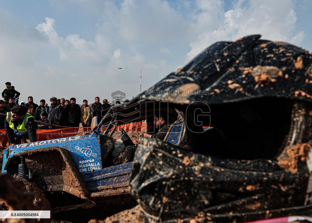 Off-Road Beasts Show Power In Erbil - Iraq