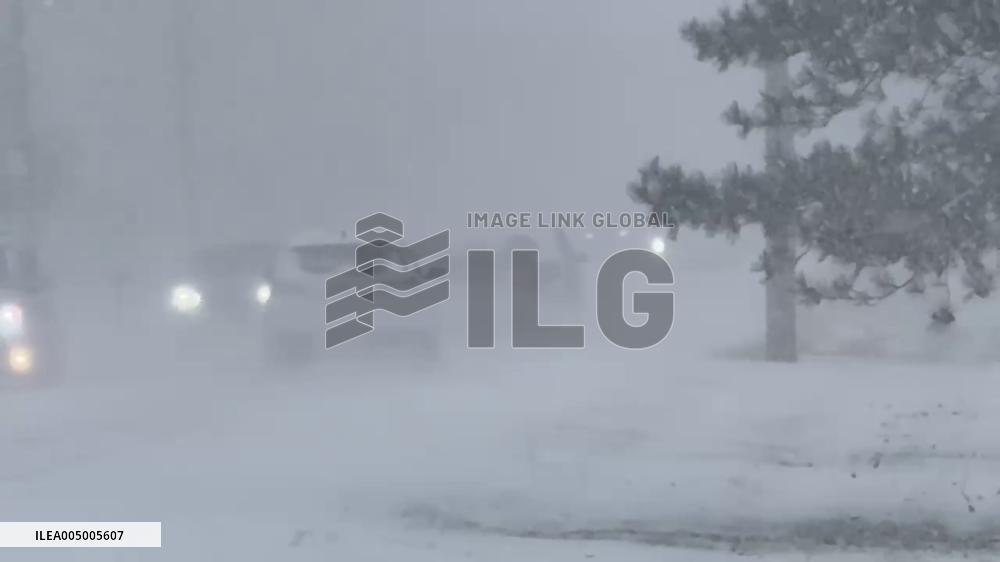 US: Powerful Winter Storm Hits Upstate New York Under State of Emergency