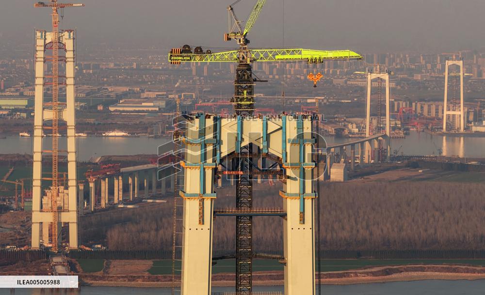 Zhangjinggao Yangtze River Bridge Construction