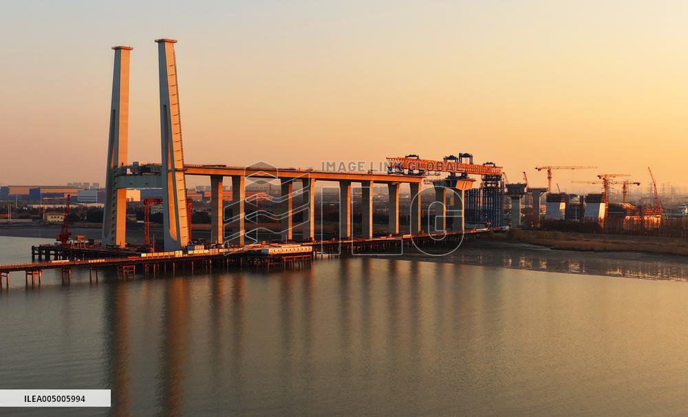 Zhangjinggao Yangtze River Bridge Construction
