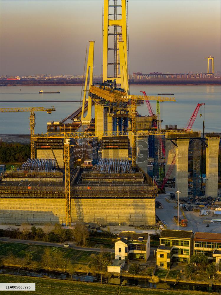 Zhangjinggao Yangtze River Bridge Construction