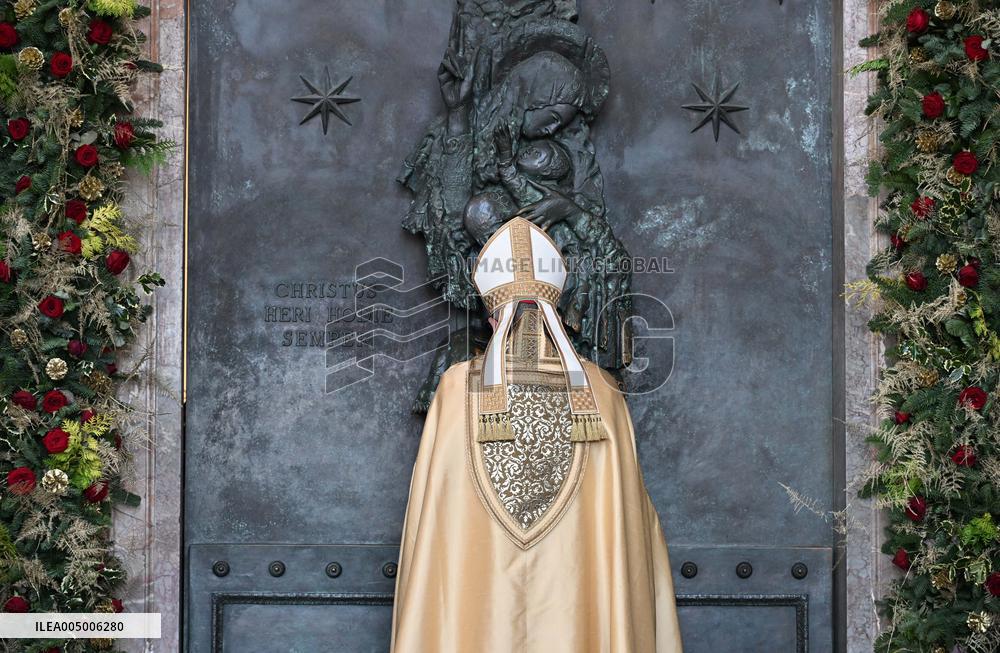 Closing Of The Holy Door of San Giovanni in Laterano Basilica - Rome