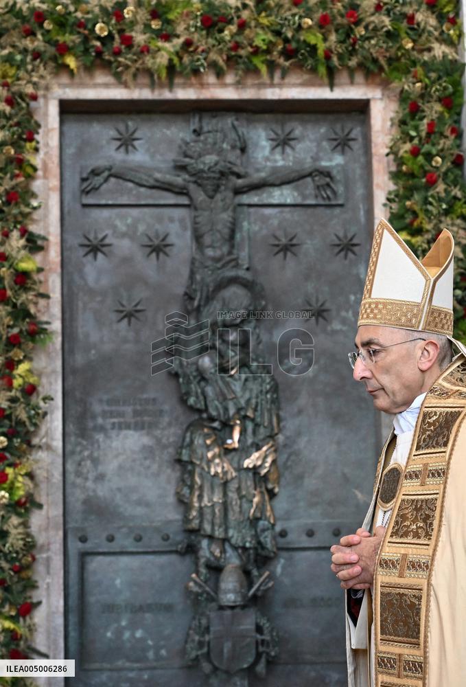 Closing Of The Holy Door of San Giovanni in Laterano Basilica - Rome