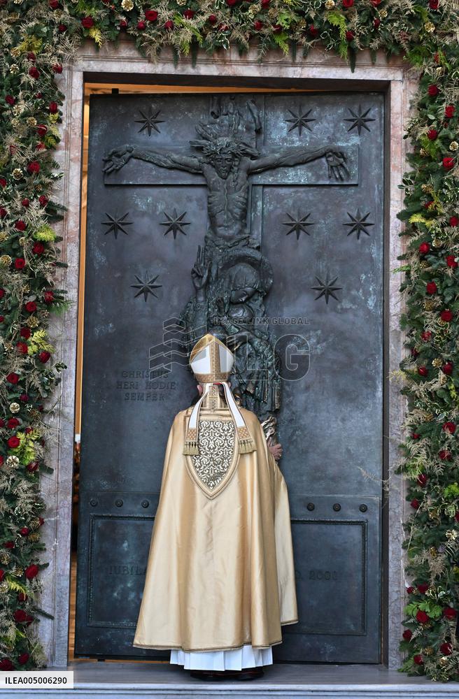 Closing Of The Holy Door of San Giovanni in Laterano Basilica - Rome
