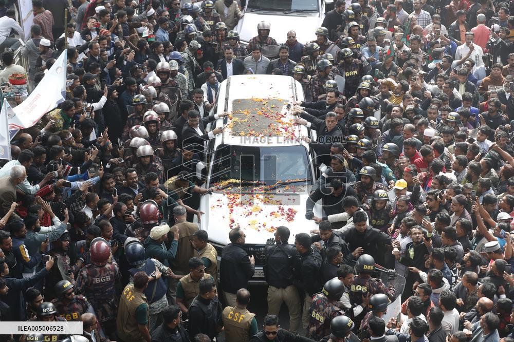 Tarique Rahman Visits The Graves National Symbols - Dhaka
