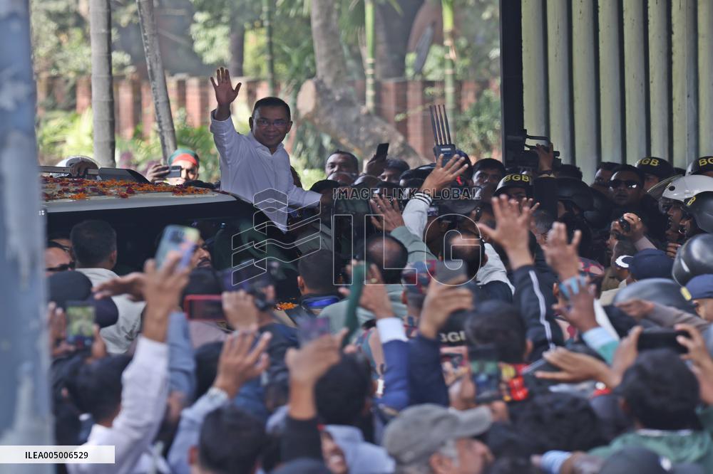 Tarique Rahman Visits The Graves National Symbols - Dhaka