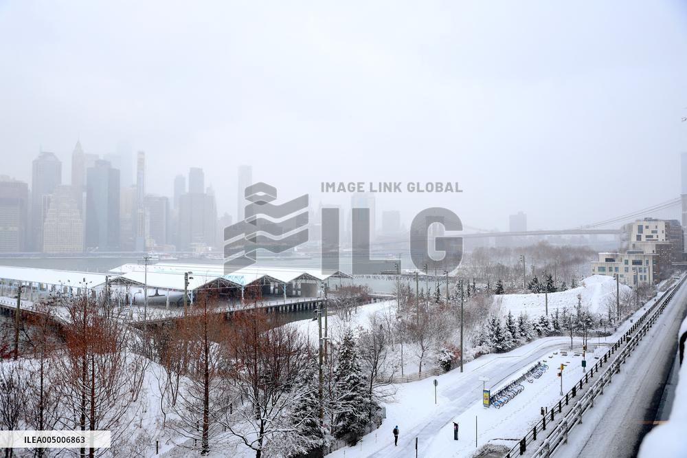 Winter Storm with Snow in New York