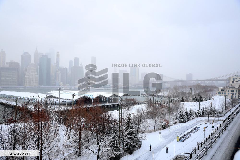 Winter Storm with Snow in New York