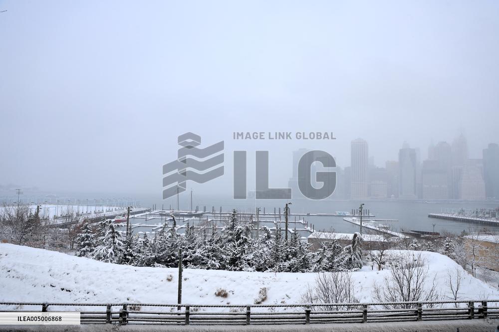 Winter Storm with Snow in New York