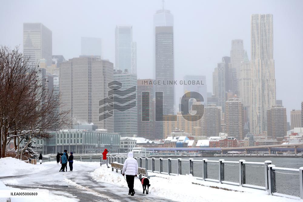 Winter Storm with Snow in New York