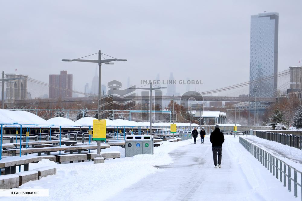 Winter Storm with Snow in New York