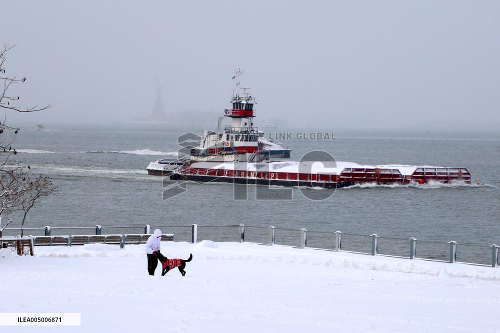 Winter Storm with Snow in New York