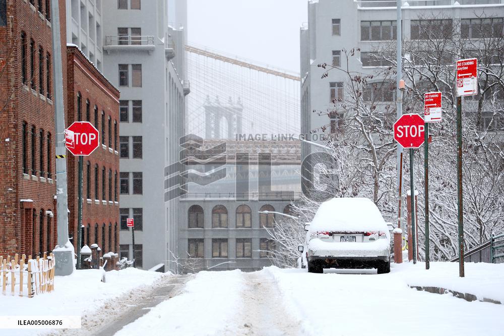 Winter Storm with Snow in New York