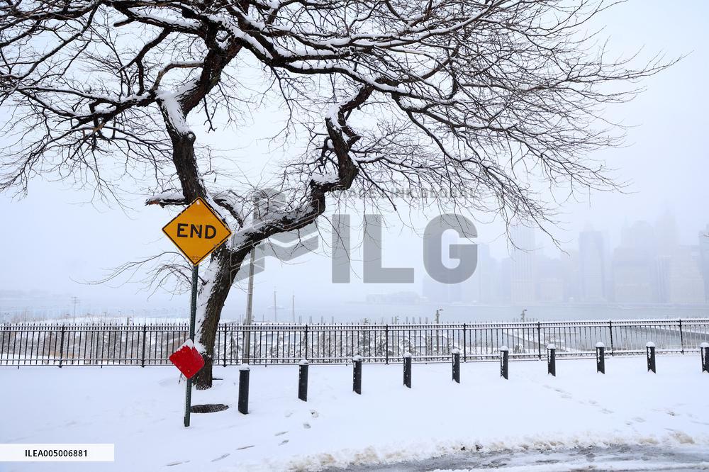 Winter Storm with Snow in New York
