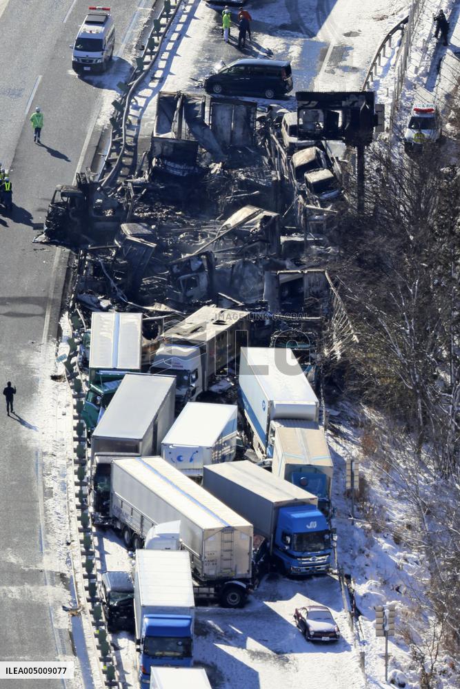 Fatal vehicle pileup on eastern Japan expressway
