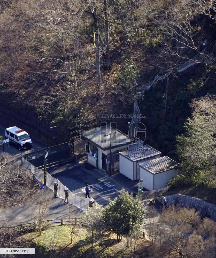 Wolf escapes at western Tokyo zoo