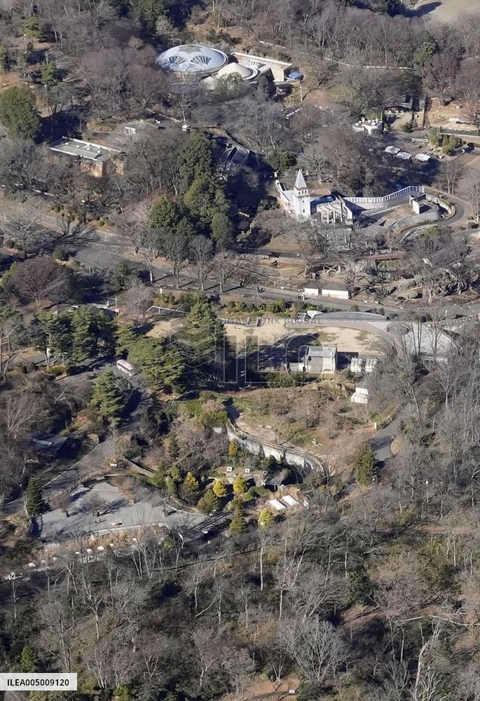 Wolf escapes at western Tokyo zoo