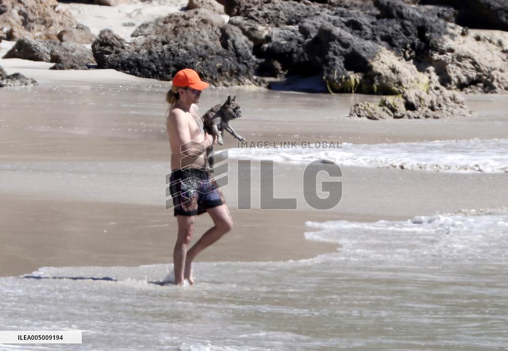 Heidi Klum, Tom Kaulitz and Bill Kaulitz in St Barths - France