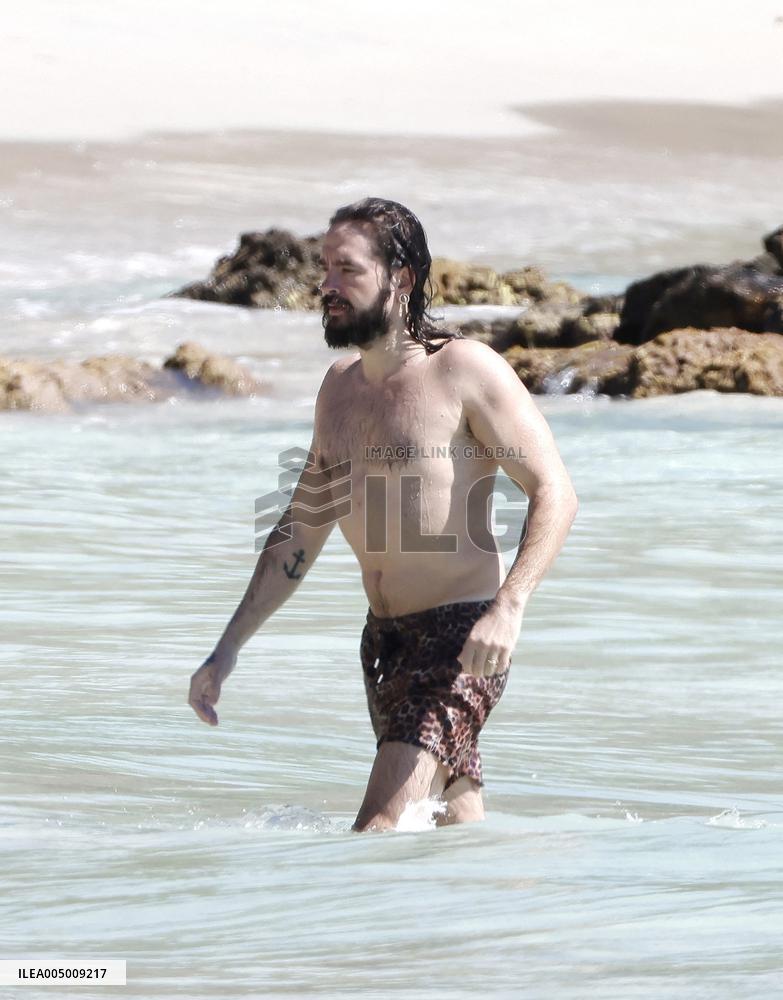 Heidi Klum, Tom Kaulitz and Bill Kaulitz in St Barths - France