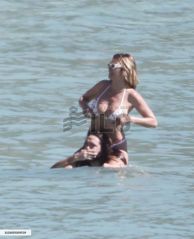 Heidi Klum, Tom Kaulitz and Bill Kaulitz in St Barths - France