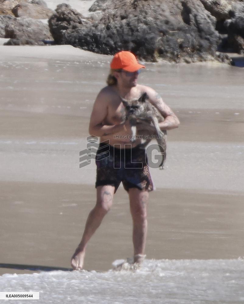 Heidi Klum, Tom Kaulitz and Bill Kaulitz in St Barths - France