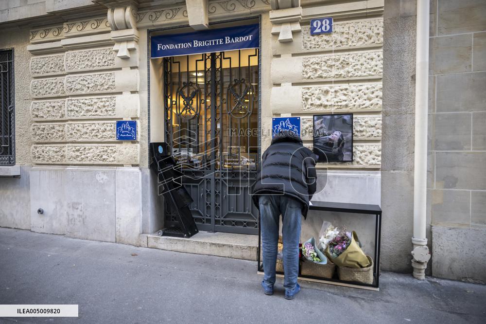 Flowers at Fondation Brigitte Bardot After Actress Death - Paris