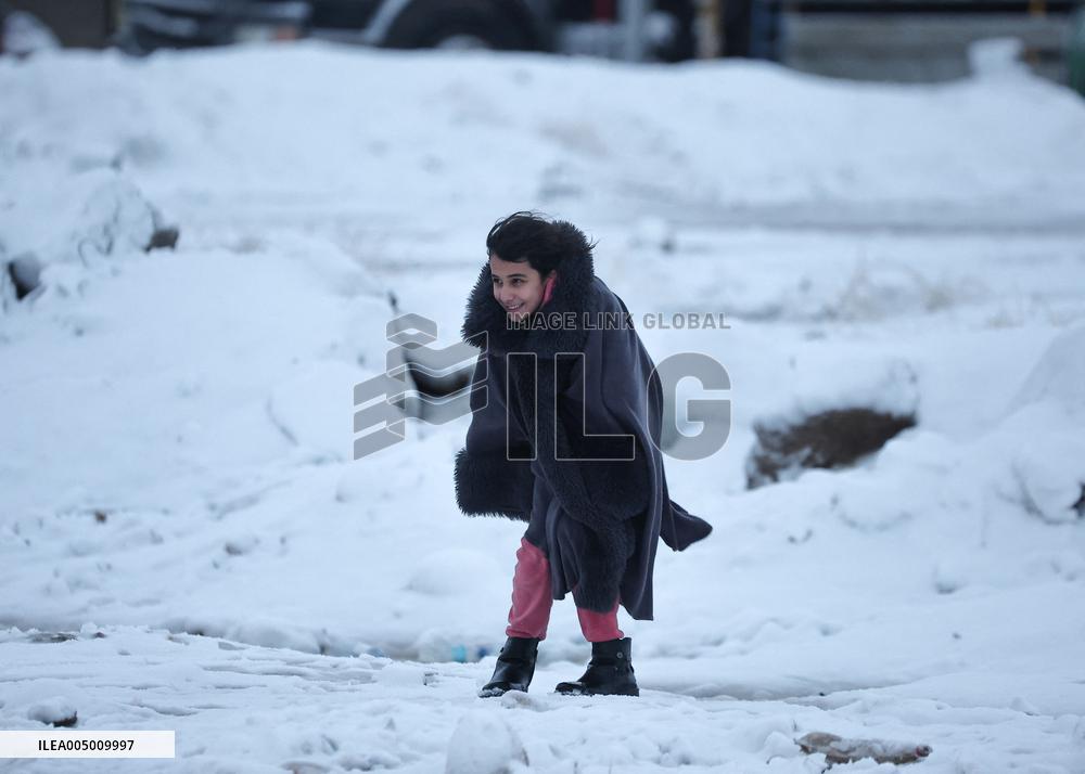 Rare Heavy Snowfall Blankets Erbil After 6 Years - Iraq