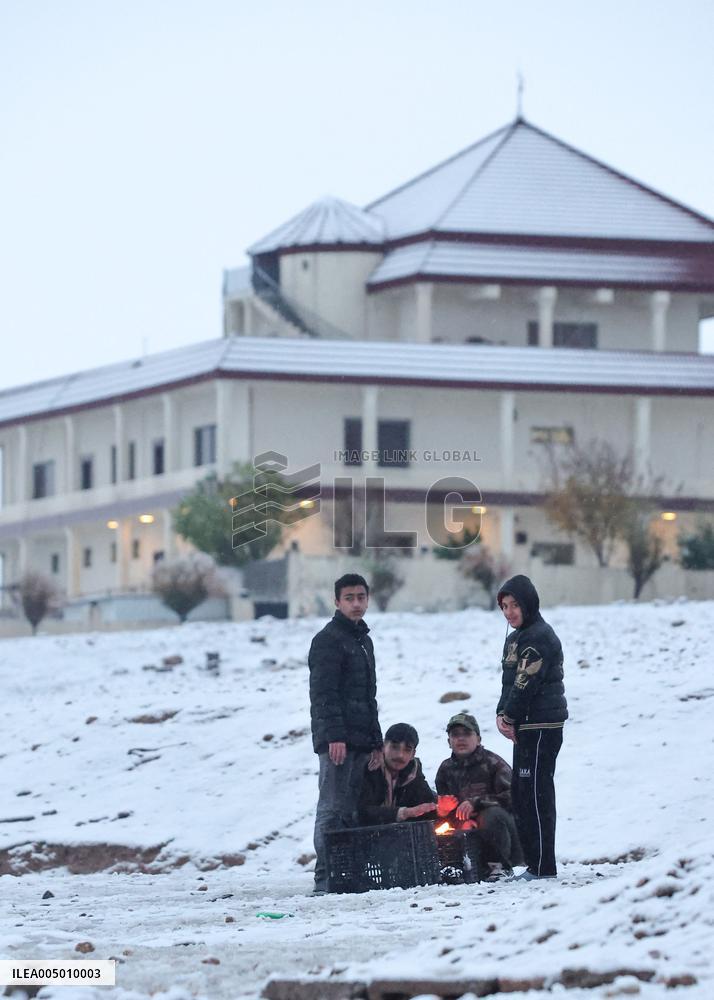 Rare Heavy Snowfall Blankets Erbil After 6 Years - Iraq