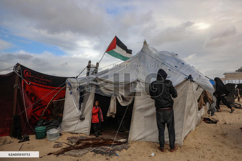 Gaza Displaced Palestinians - Gaza City