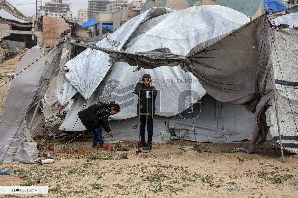 Gaza Displaced Palestinians - Gaza City