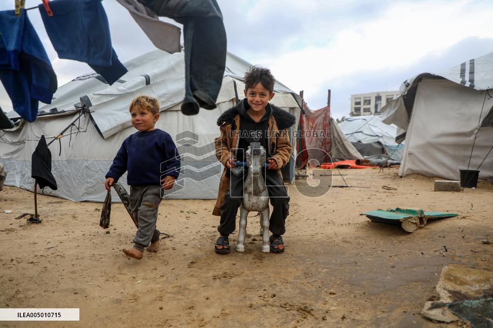 Gaza Displaced Palestinians - Gaza City