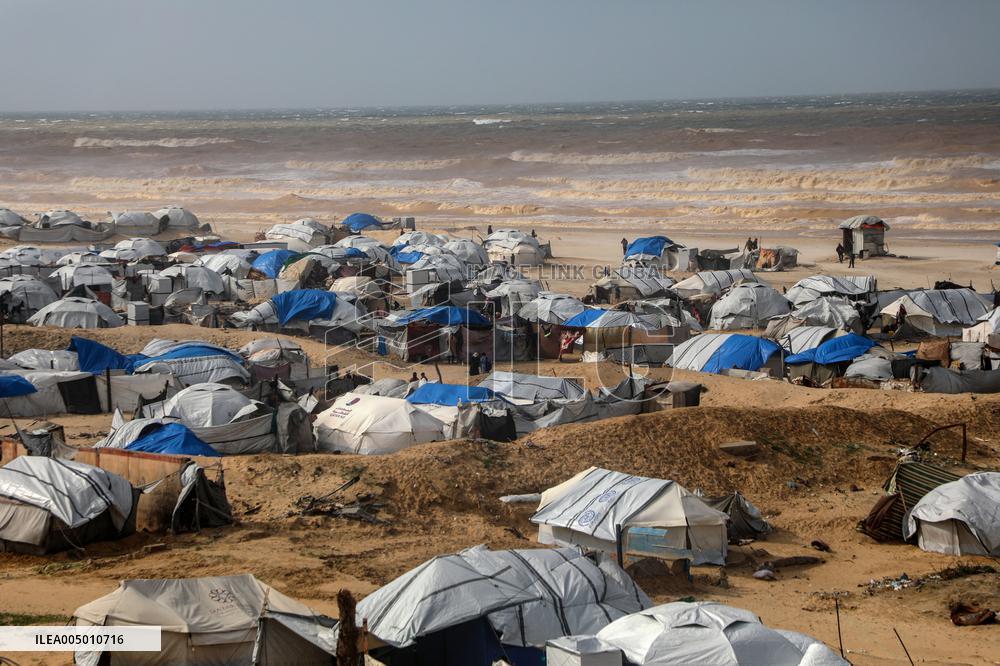 Gaza Displaced Palestinians - Gaza City