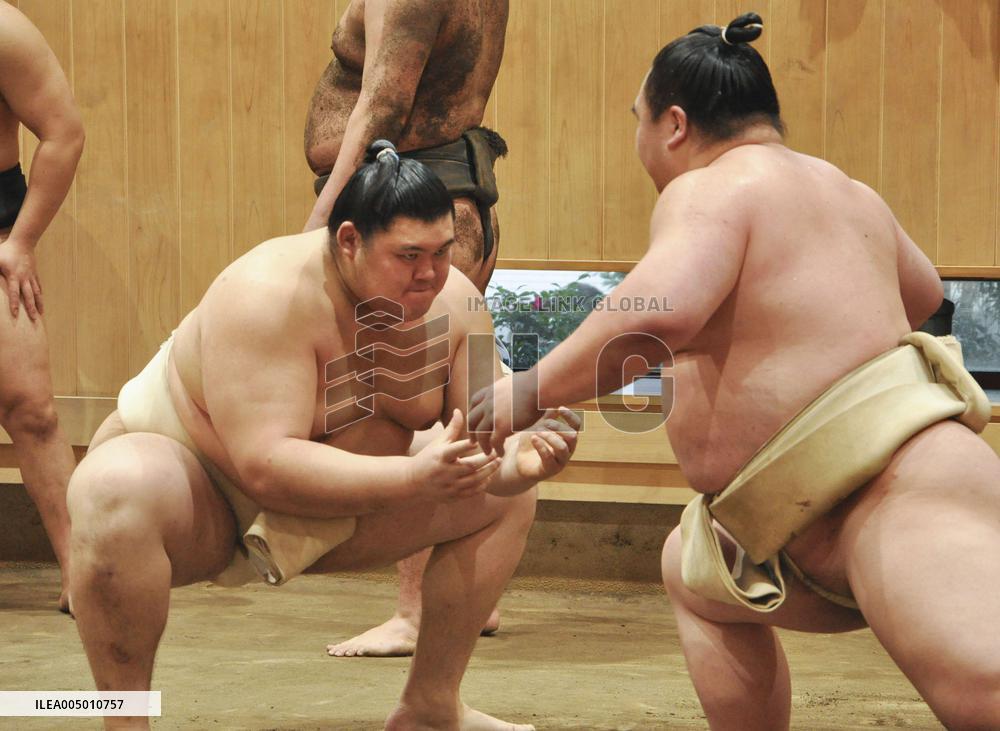 New Year Grand Sumo Tournament