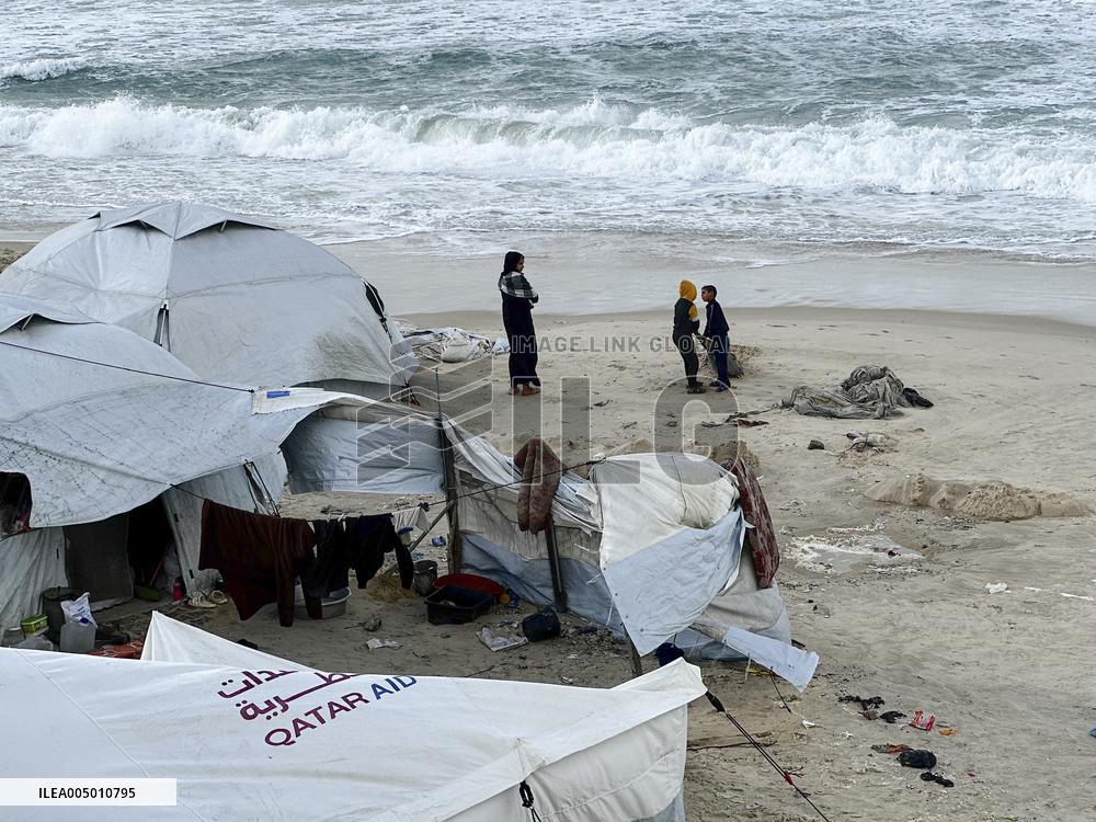 Tents Damaged By Storms - Khan Yunis