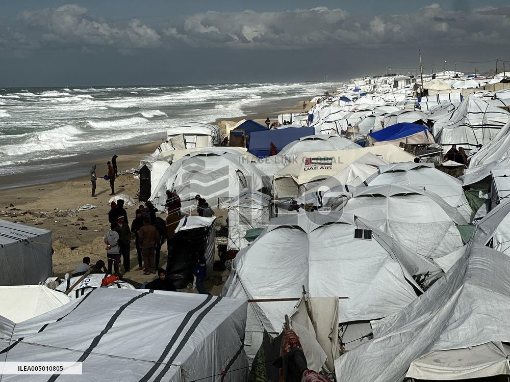 Tents Damaged By Storms - Khan Yunis