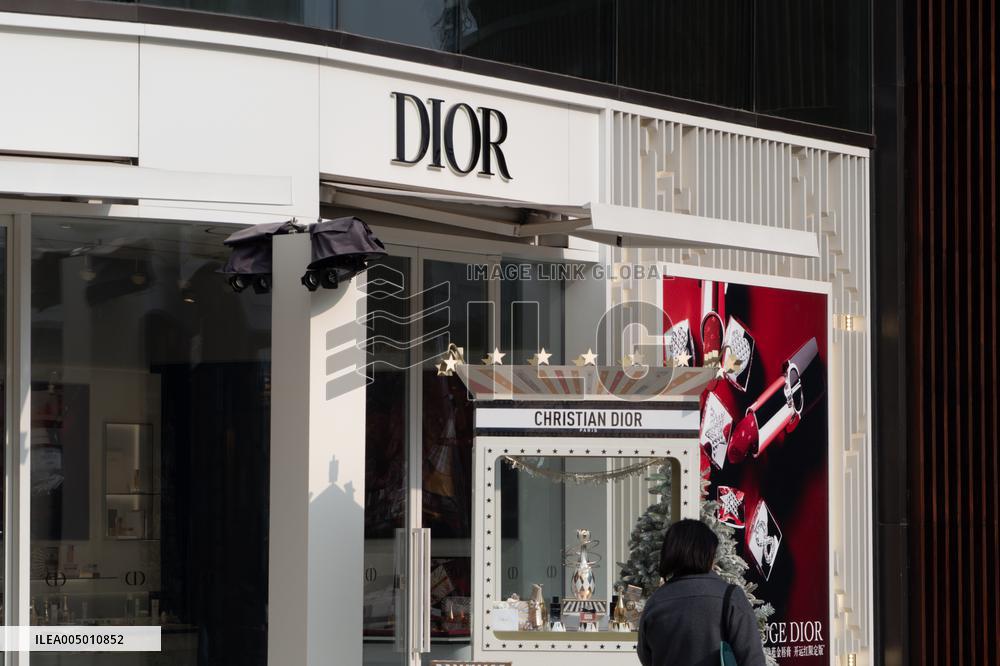 DIOR