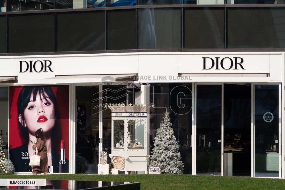DIOR