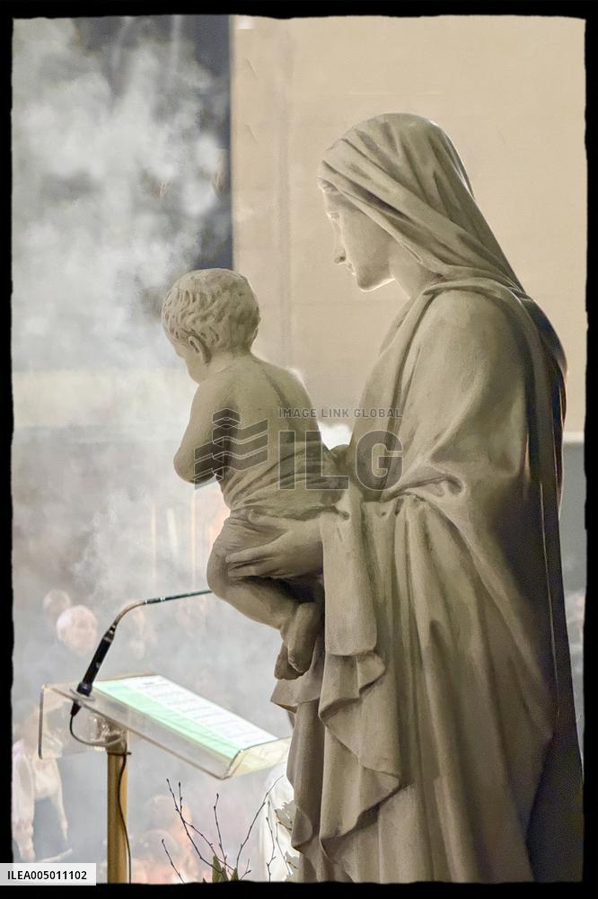 Exclusive - Rachida Dati At Christmas Family Mass - Paris