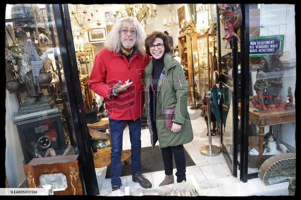 Exclusive Rachida Dati Visit Les Puces Market - Saint Ouen