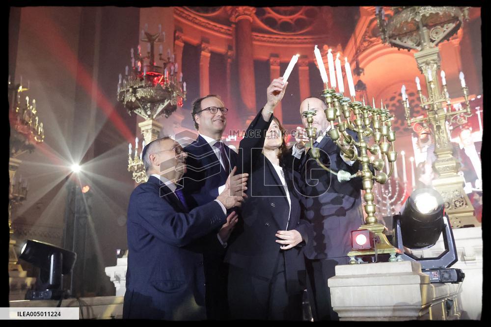 Rachida Dati At Grande Synagogue De La Victoire - Paris