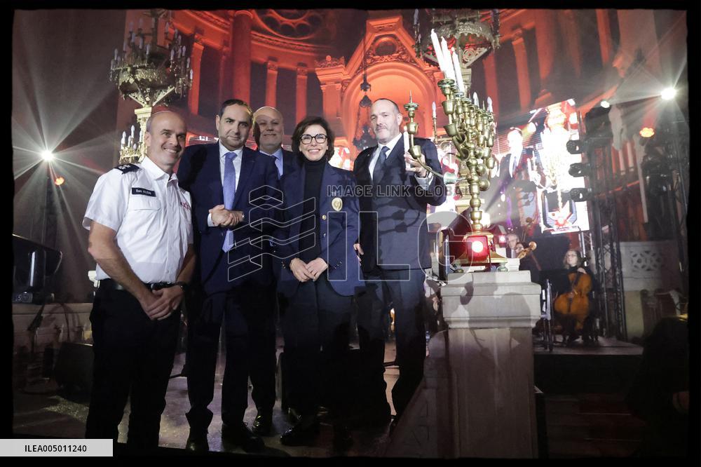 Rachida Dati At Grande Synagogue De La Victoire - Paris