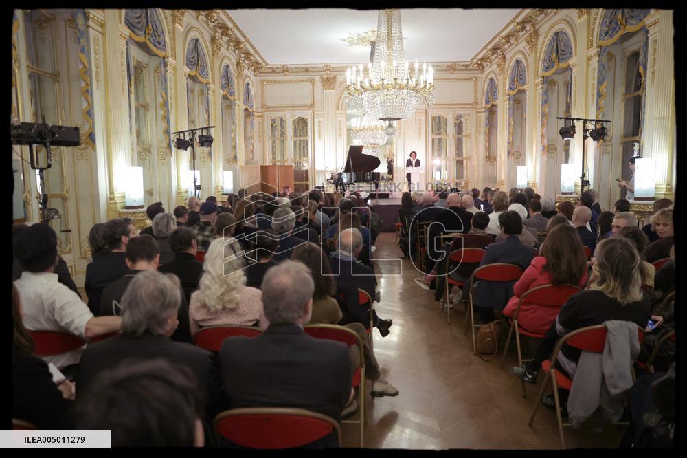 Exclusive - Rachida Dati Announces The Cabaret Season - Paris