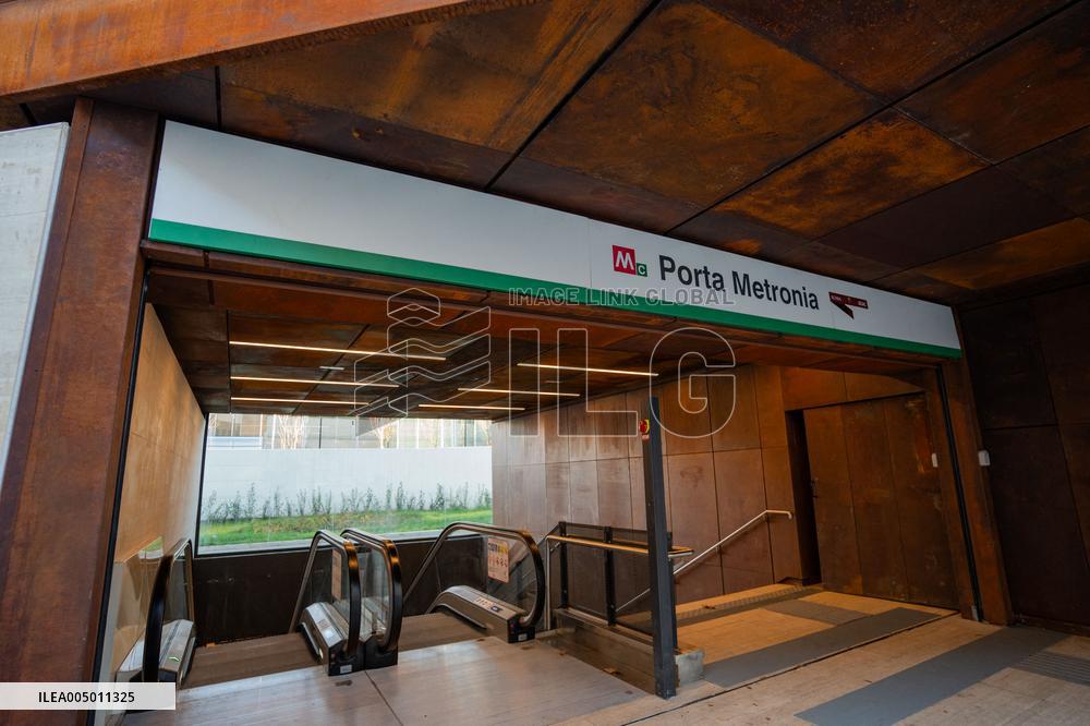 Colosseum and Porta Metronia Stations Open - Rome